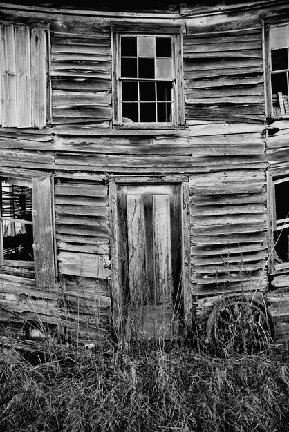 Photo view of abandoned building