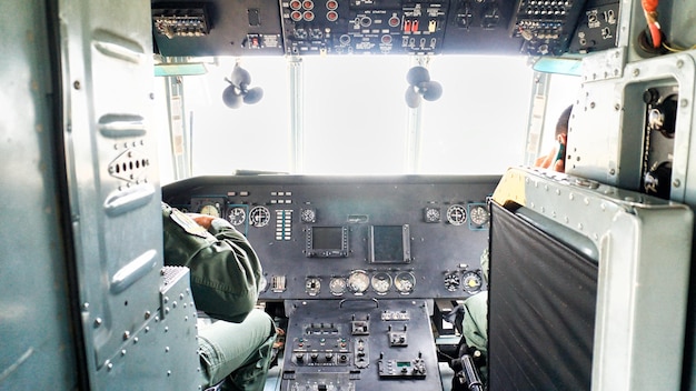 Foto vista della cabina dell'aereo