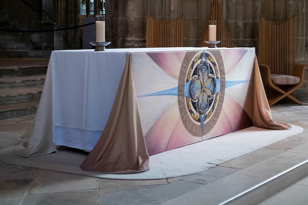 Veduta di un altare nella cattedrale di canterbury