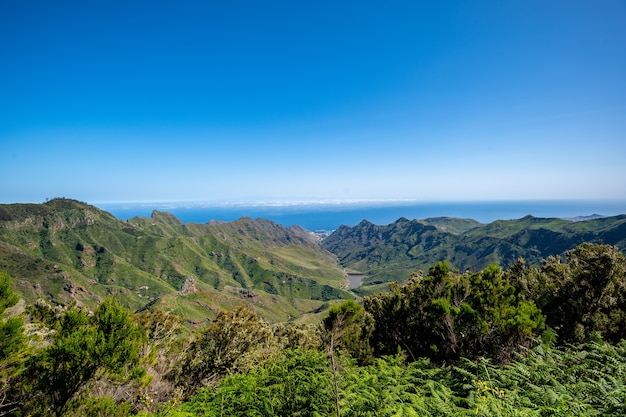 スペインのテネリフェ島北部のアナガ山脈の眺め