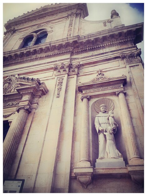 Foto vista di un antico edificio