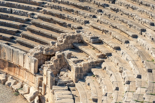 Myra Lycian(Demre, Turkey) 유적지에 있는 골동품 원형 극장의 경기장 및 스탠드의 전망