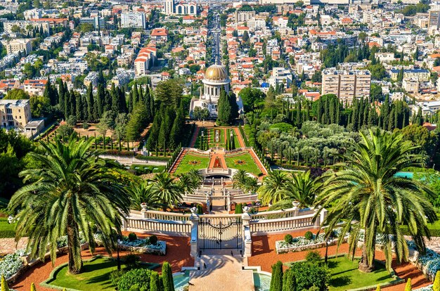 Photo view over the bahai gardens in haifa israel