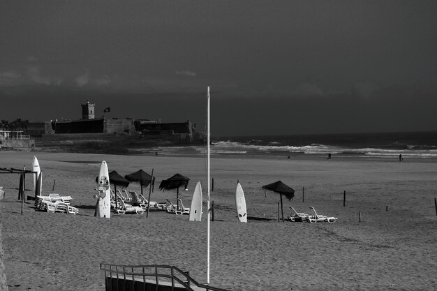 Foto vista della spiaggia contro il cielo