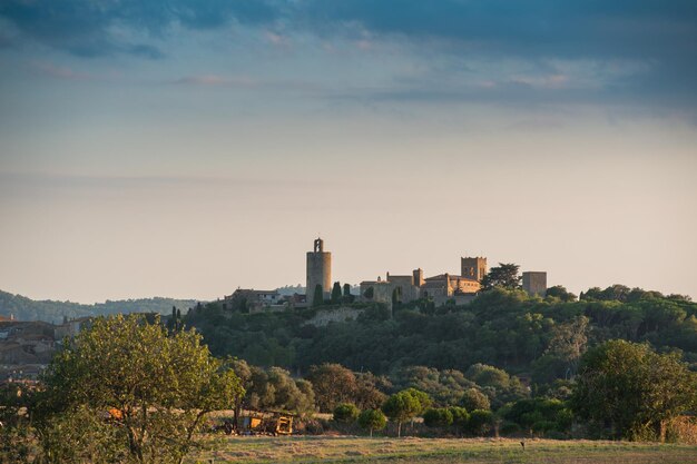 A view of a beautiful castle in Spain.