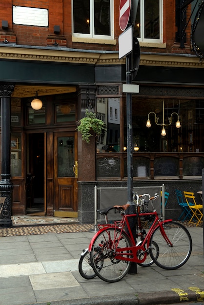 Vista delle biciclette nella città di Londra