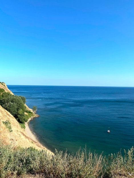 Photo view of the black sea from the top of the hill