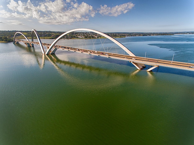 Photo view of bridge over paranoa lake - brasilia