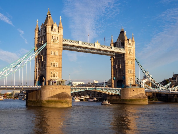 Photo view of bridge over river