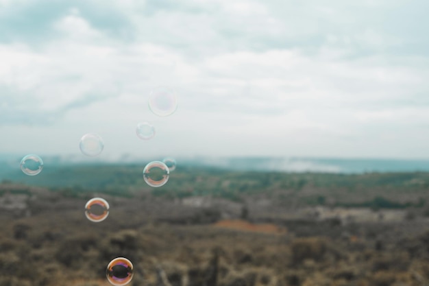 Photo view of bubbles against sky