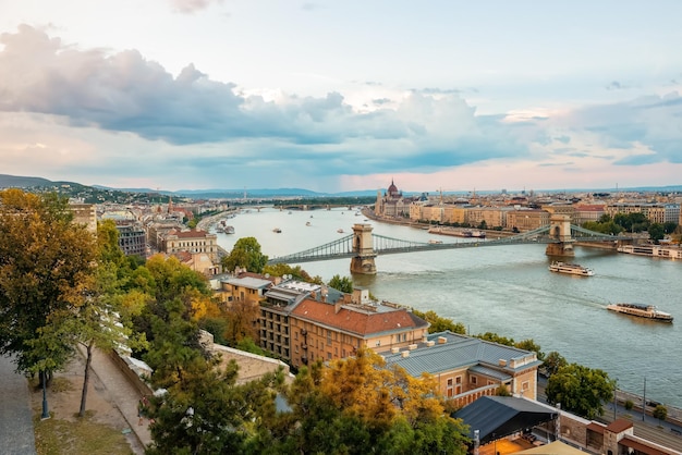 Вид на Будапешт осенью