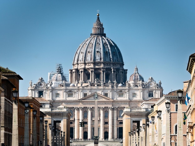 Foto vista degli edifici della città contro un cielo limpido