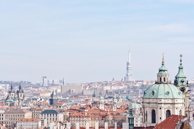 Photo view of buildings in city against sky