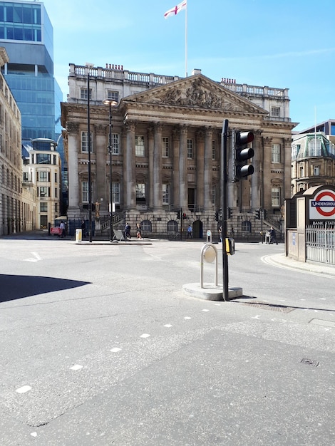 Photo view of buildings in city