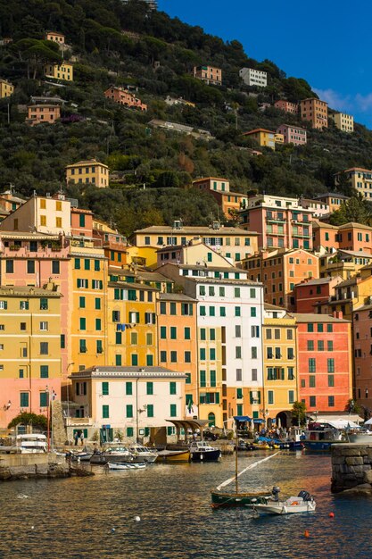 Foto vista degli edifici sul lungomare