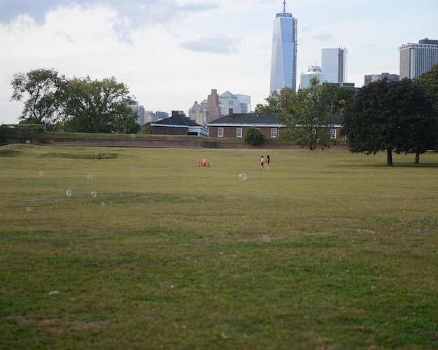 公園内の建造物の景色