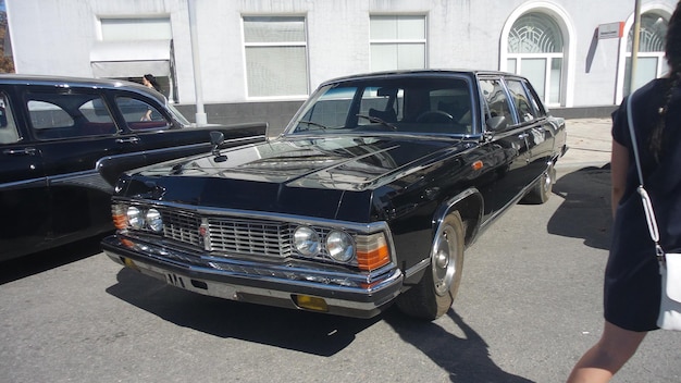 Photo view of car against building