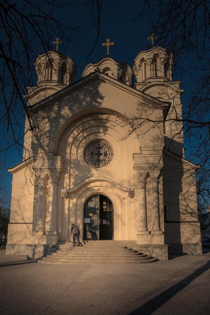 Photo view of cathedral against sky