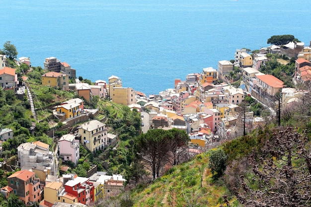 Vista del villaggio della regione delle cinque terre riomaggiore