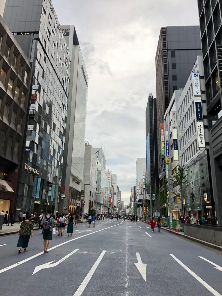 Photo 空に照らされた街と建物の景色