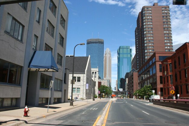 Photo view of city street