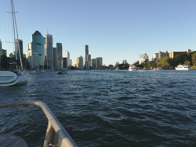 Photo view of cityscape against clear sky