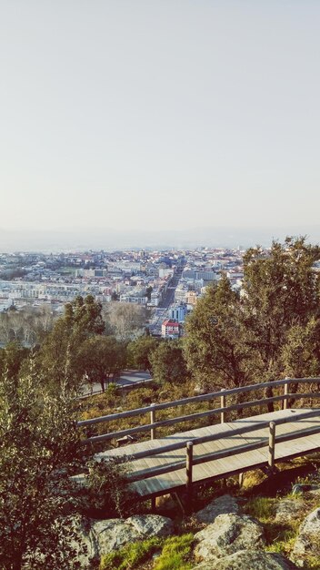 Photo view of cityscape against clear sky