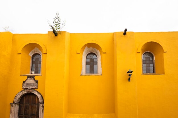 Photo view of colorful mexican urban architecture