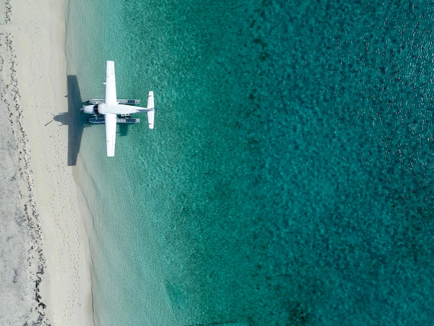 Foto vista della croce sulla spiaggia