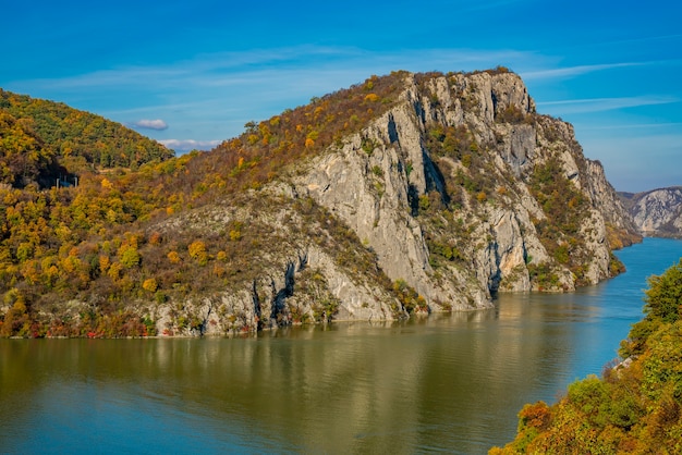 Photo view at danube gorge in djerdap on the serbian-romanian border