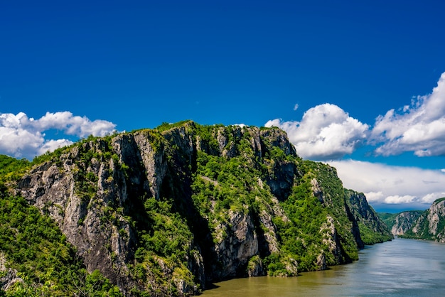 Photo view at danube gorge in djerdap on the serbian-romanian border