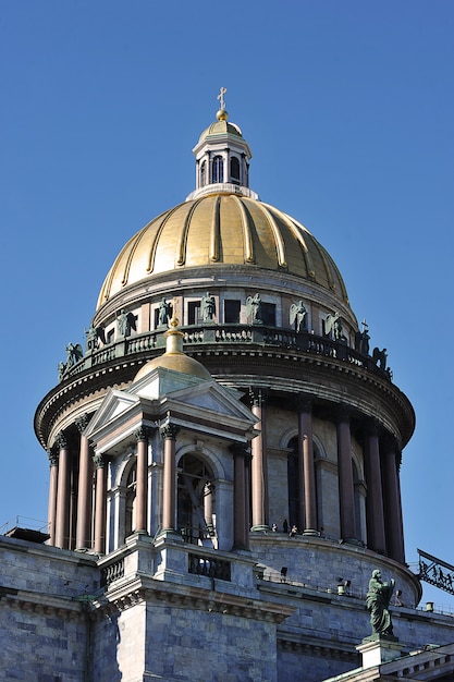 Vista della cupola della cattedrale di sant'isacco a san pietroburgo