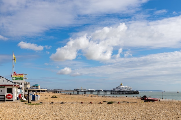 East Sussex의 Eastbourne 부두의 전망