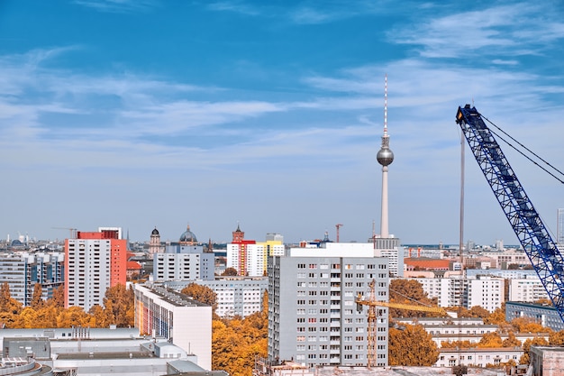 Sopra la vista di berlino orientale in autunno