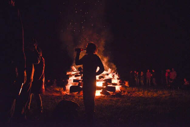 Photo view of fire in the dark