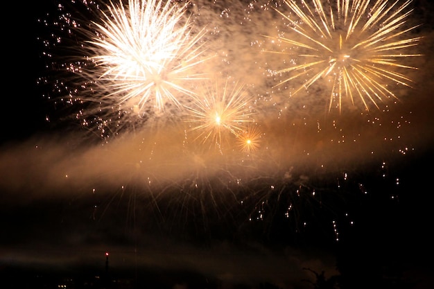 Foto veduta dei fuochi d'artificio