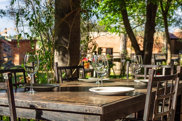 Photo view of food on table at restaurant