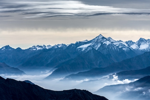 Vista dal monte bianco (mont blanc) valle d'aosta italy Foto Premium