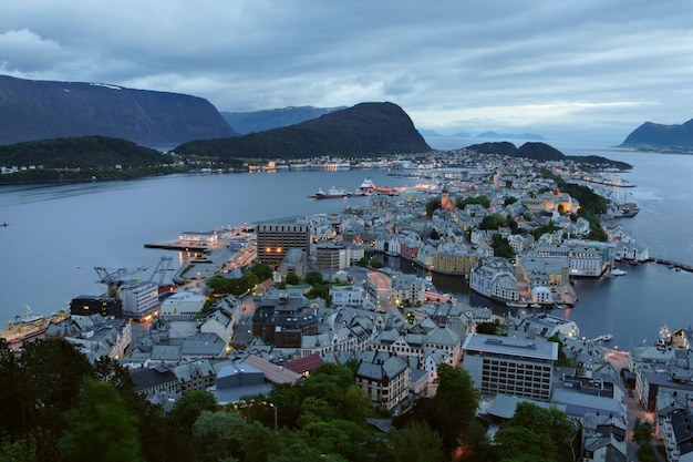 Photo view  from the mountain aksla at the city of ãâlesund , norway. white night time  shoot