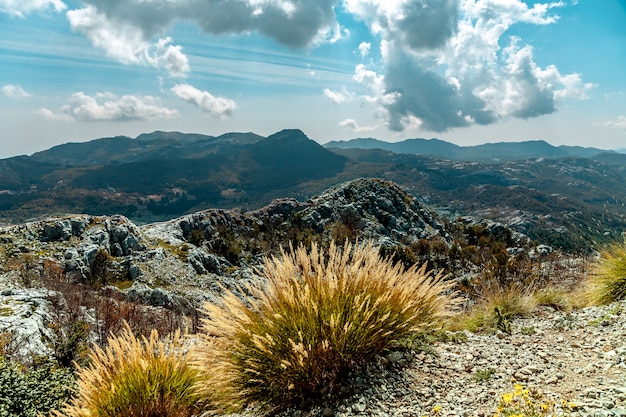 Foto vista dalla montagna vicino a kotor