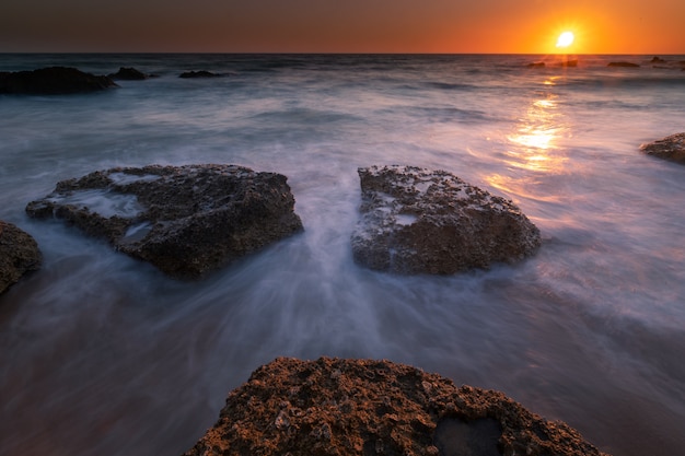 Conil de La Frontera, Cadiz, 안달루시아, 스페인에서 로슈 코브에서 볼 수 있습니다.