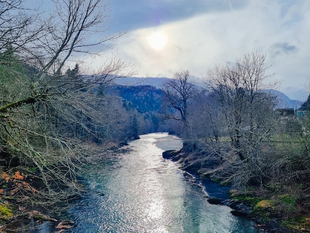 Фото Вид с моста на горную реку красота природы
