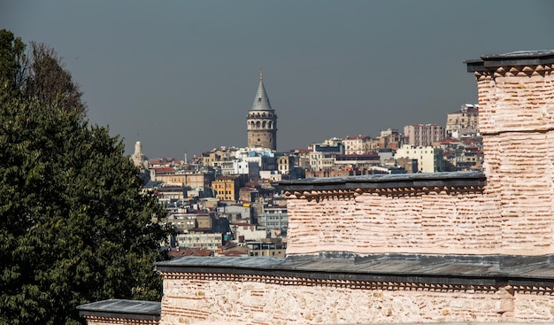 Вид на Галатскую башню с древних времен в Стамбуле