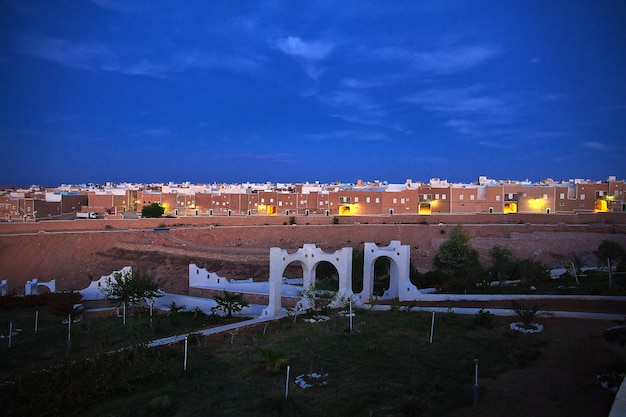 Вид на город Гардая в пустыне Сахара, Алжир