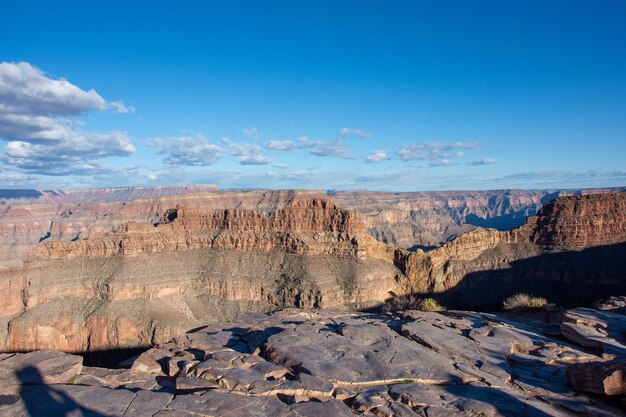 Photo a view of the grand canyon from the rim