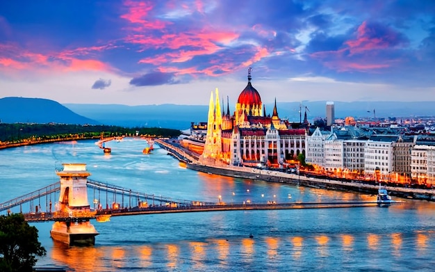 ハンガリーの国会議事堂と有名なマルギット橋の景色 AI_Generated