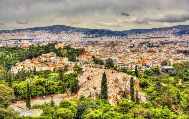 Photo view of the hill of the nymphs in athens greece