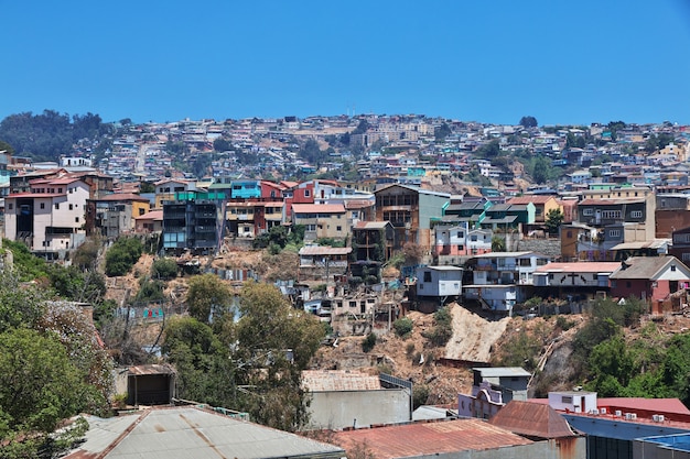 Valparaiso, 태평양 연안, 칠레의 빈티지 하우스와 언덕에보기