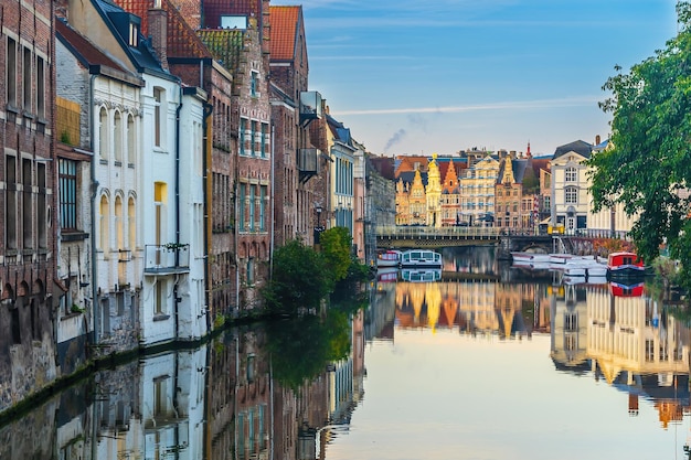 벨기에 겐트(Ghent) 시내의 유서 깊은 도시 전망