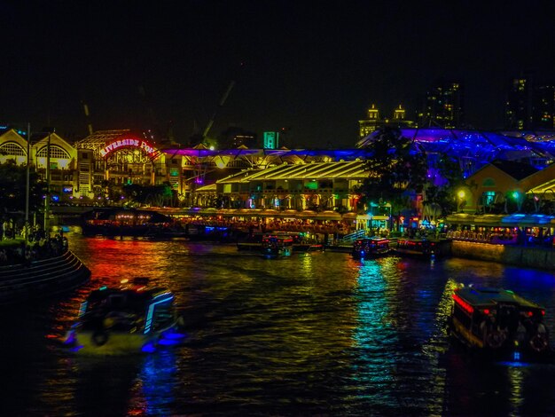 Photo view of illuminated city at night